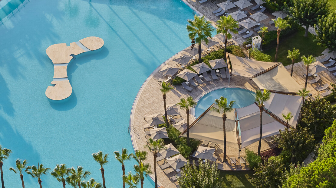 Lara Barut Collection